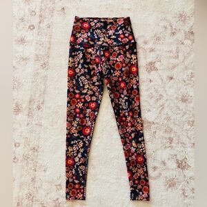 Beyond Yoga Floral High-Waist Leggings in Navy with Multicolor Print